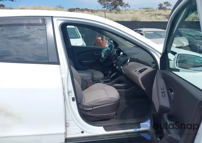 KM8JT3AF5FU110815: 44181934