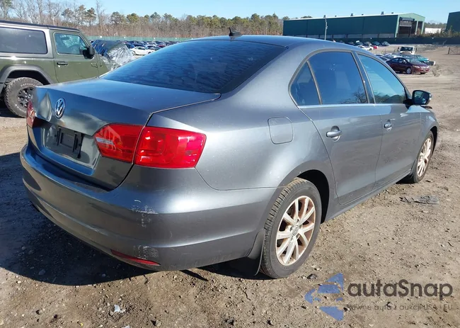 3VWD17AJ2EM328312: 44181092