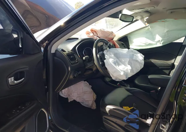 3C4NJCBB9JT465898: 44181269