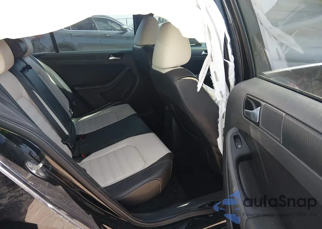 3VWD17AJ2GM337546: 44181383