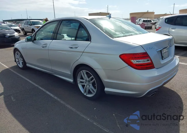 WDDGF4HB5DA780769: 44182499