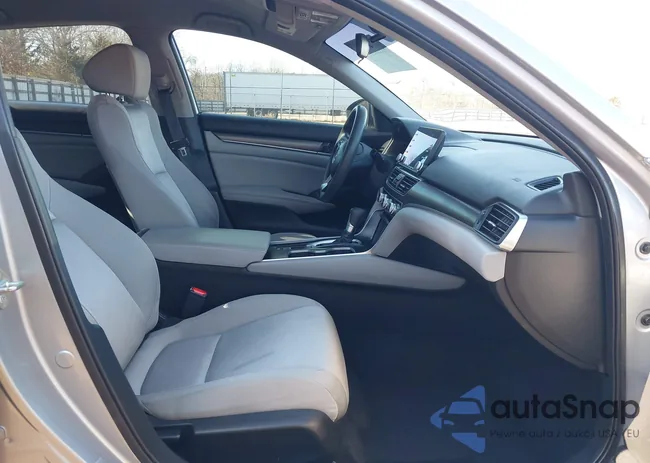 1HGCV1F17JA194821: 44182565