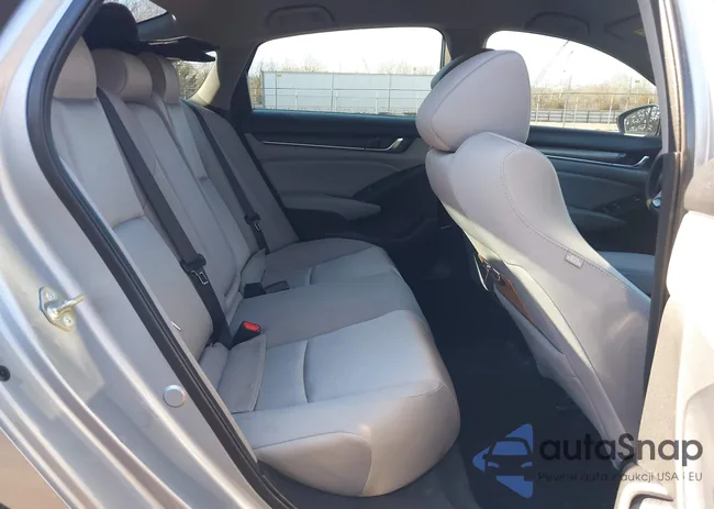 1HGCV1F17JA194821: 44182565