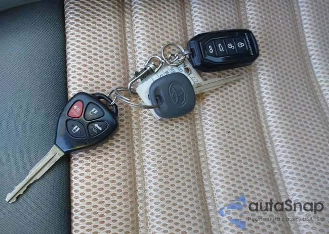 4T1BE46KX7U622131: 44182593