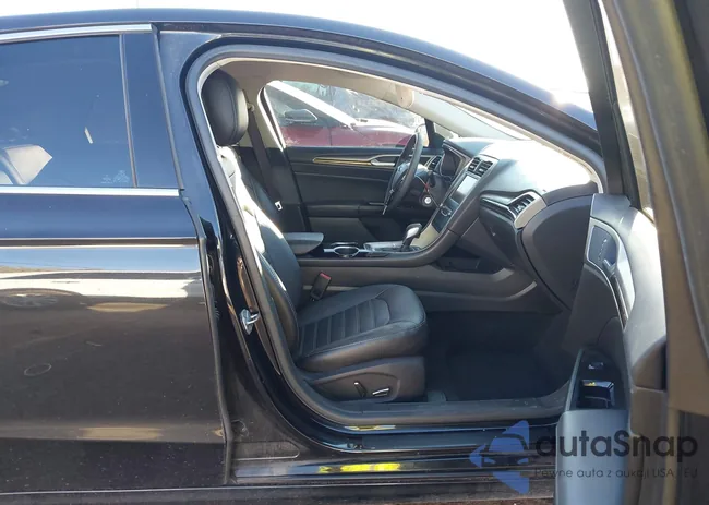 3FA6P0HD6ER120573: 44182799