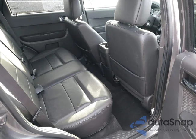 1FMCU9EG3AKC77075: 44182997