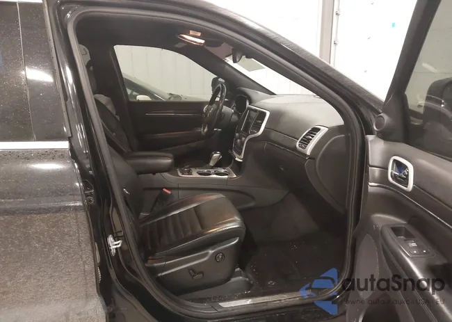 1C4RJFBG2JC179661: 44182114