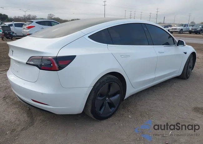 5YJ3E1EBXJF094793: 44182133