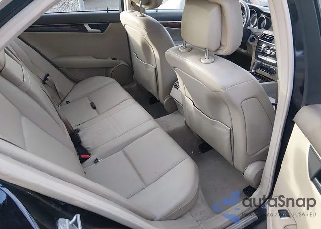 WDDGF8ABXDR262899: 44182362