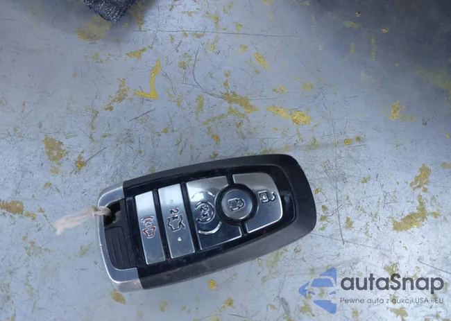 1FA6P8CF0M5104183: 44183575