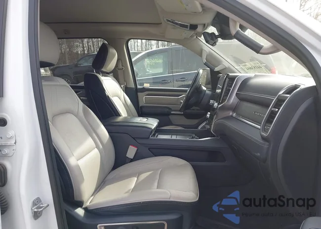 1C6SRFHT1NN141449: 44183884