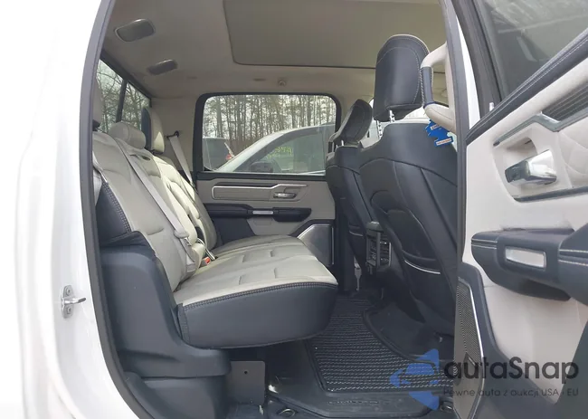 1C6SRFHT1NN141449: 44183884