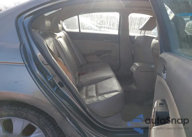 1HGCP3F85AA013735: 44183946