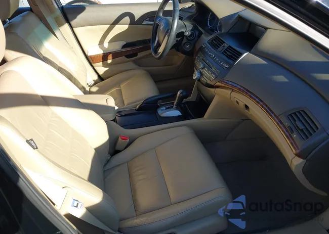 1HGCP2F83AA138954: 44183951