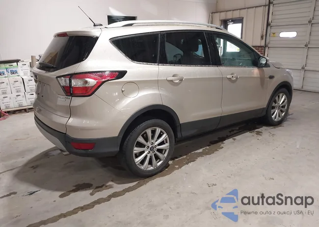 1FMCU0J92HUD90761: 44183980