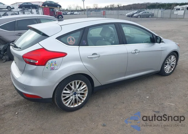 1FADP3N28HL333927: 44183093