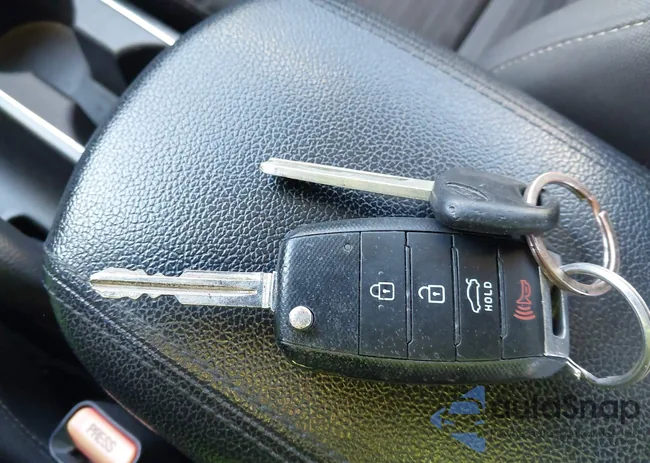 KNAFX4A69G5445718: 44183326