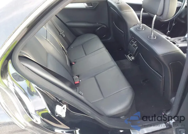 WDDGF54X28R037596: 44184576