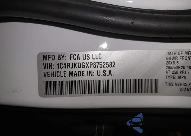 1C4RJKDGXP8752582: 44184580