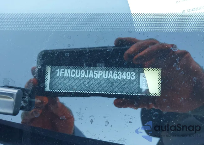 1FMCU9JA5PUA63493: 44184603