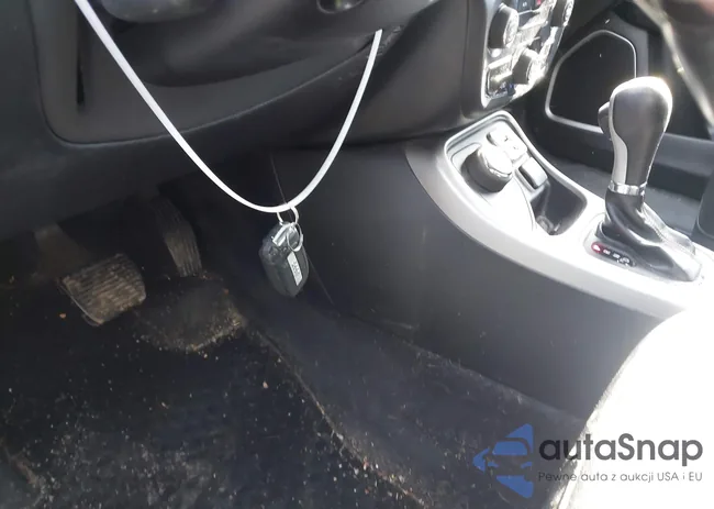 3C4NJDBB1KT656822: 44184678