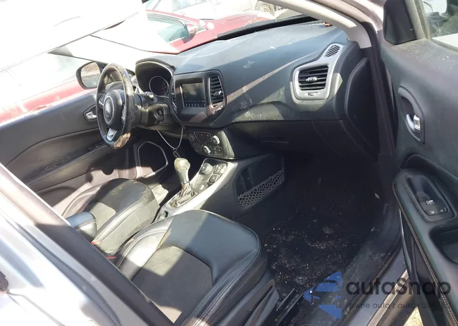 3C4NJDBB1KT656822: 44184678