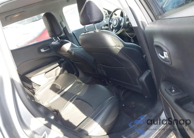 3C4NJDBB1KT656822: 44184678