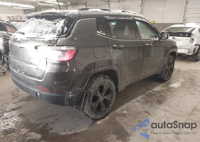 3C4NJDAB2JT200764: 44184696