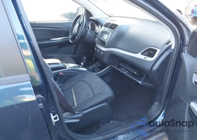 3C4PDCABXFT557661: 44184710