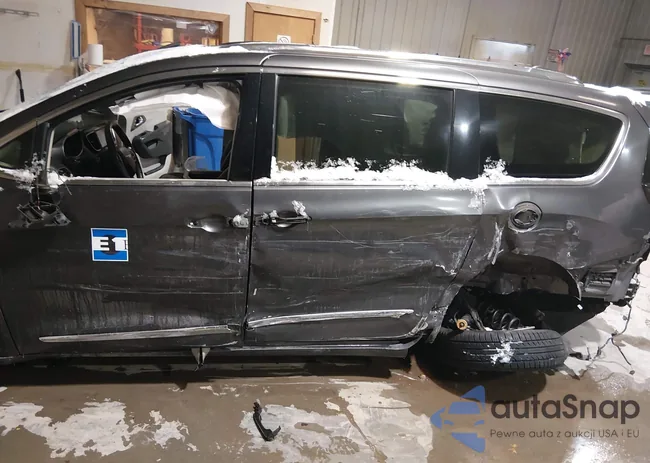 2C4RC1BG0LR113729: 44184812