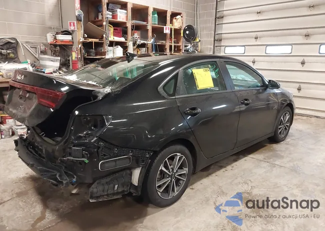 3KPF24AD9PE656809: 44184973