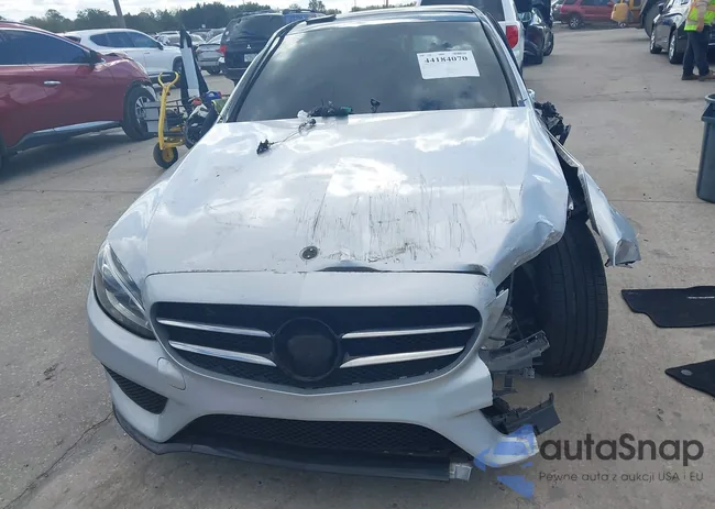 WDDWF4KB5JR418927: 44184070