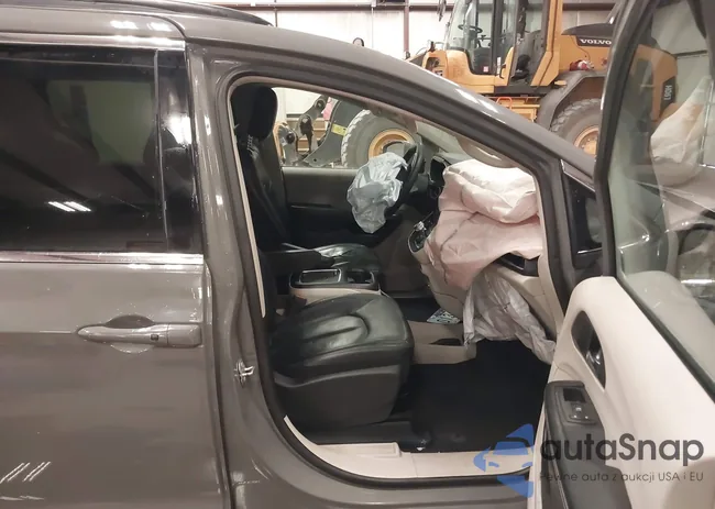 2C4RC1BG3NR197578: 44184081