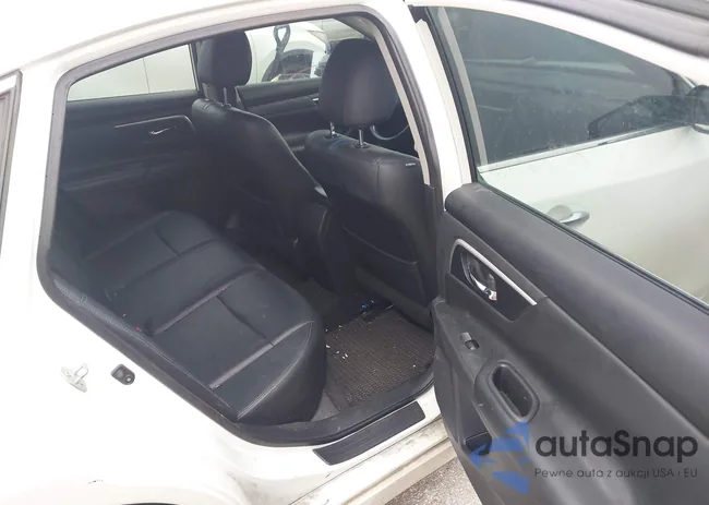 1N4AL3AP5JC215176: 44184180