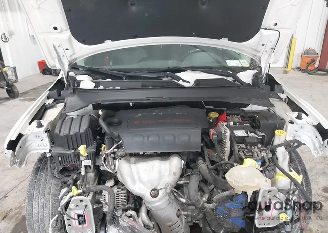 3C4NJDBB5KT593479: 44184275