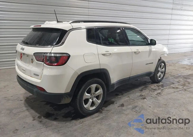 3C4NJDBB5KT593479: 44184275