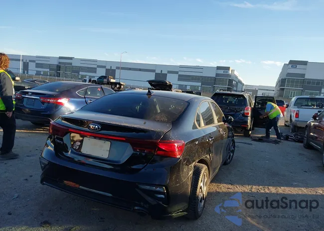 3KPF24AD3ME376346: 44184279