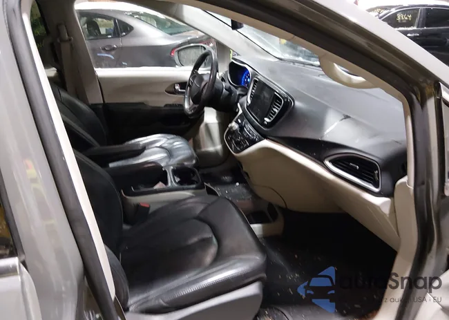 2C4RC1BG9NR133125: 44184300