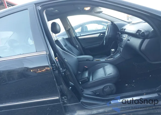 WDBRF40J75F681718: 44184379