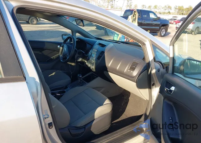 KNAFK4A60E5066747: 44185591