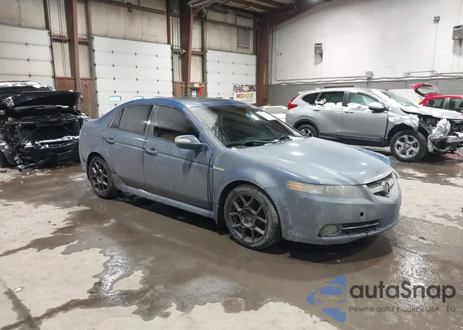 19UUA76518A043599: 44185630