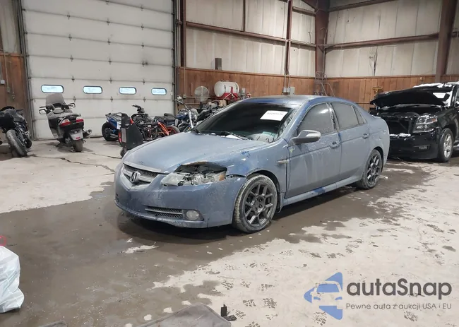 19UUA76518A043599: 44185630