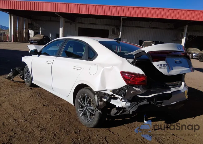 3KPF24AD1RE792726: 44185646