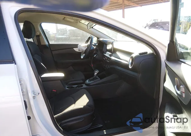 3KPF24AD1RE792726: 44185646