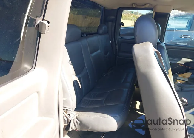 2GCEC19V431349494: 44185679