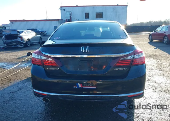 1HGCR2F58GA037384: 44185702