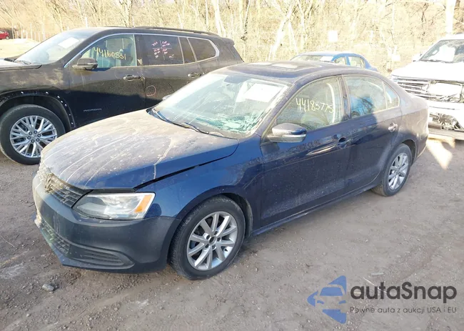 3VWDX7AJ4BM013568: 44185775