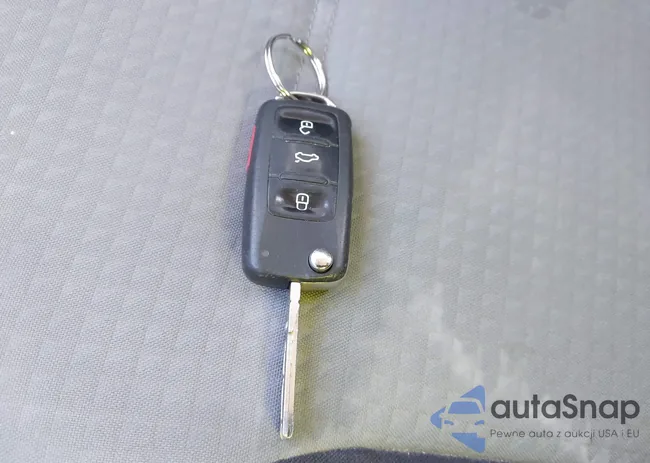 3VW2B7AJ3HM393372: 44185912