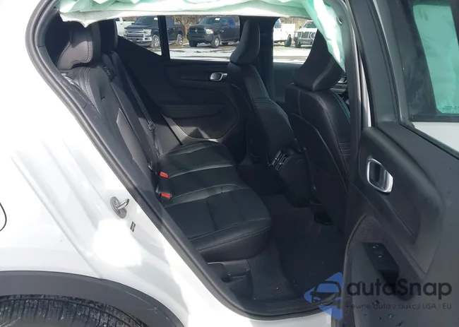 YV4L12UC6S2606417: 44185923