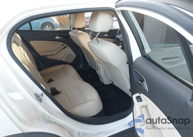 WDCTG4GB7LU027632: 44185939